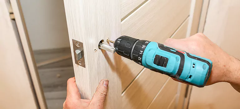 Old Door Knob Repair in St. Petersburg, FL