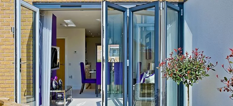 Commercial Door Glass Repair in St. Petersburg, FL