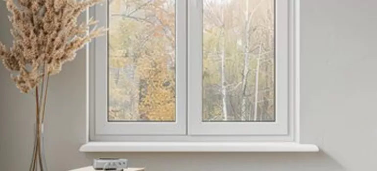 Vinyl Window Stool in St. Petersburg, FL